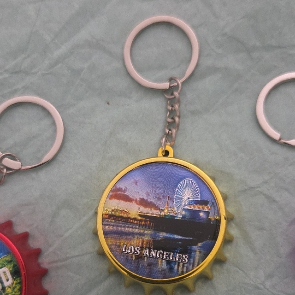 Colorful Los Angeles Keychains Set - Picture 4 of 5